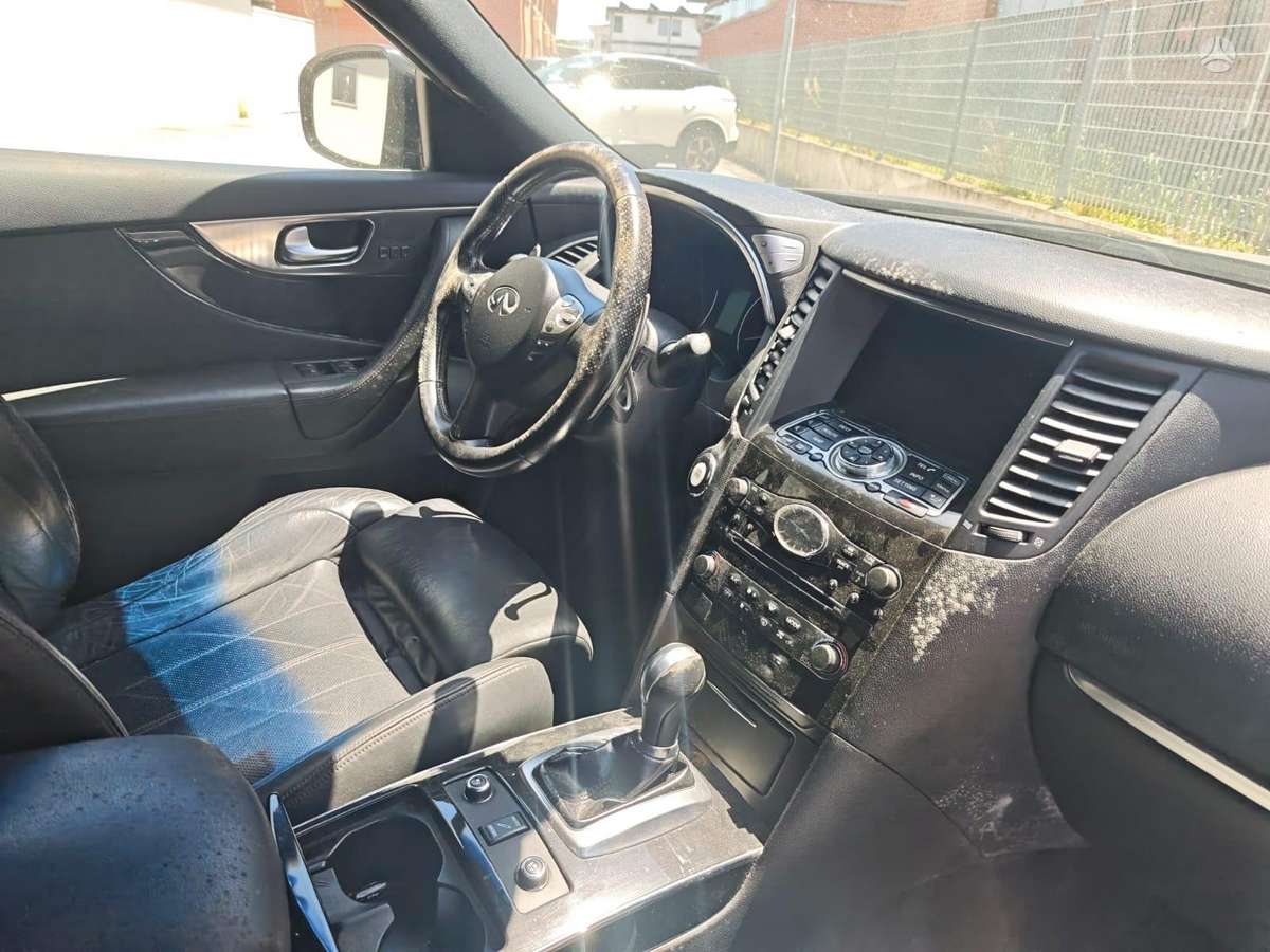 Infiniti FX30 2011 — photo 5