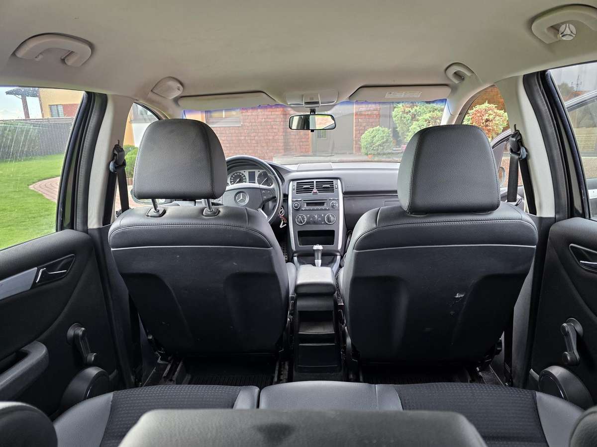 Mercedes-Benz B180 2009 — photo 15