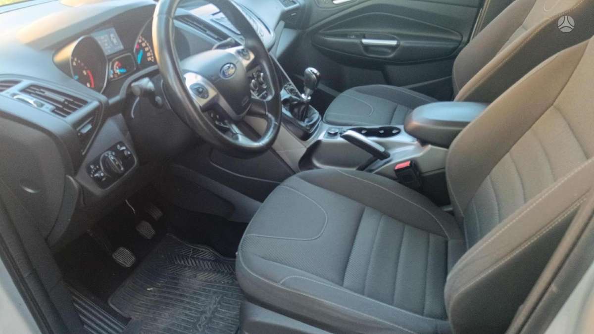 Ford Kuga 2015 — фото 12
