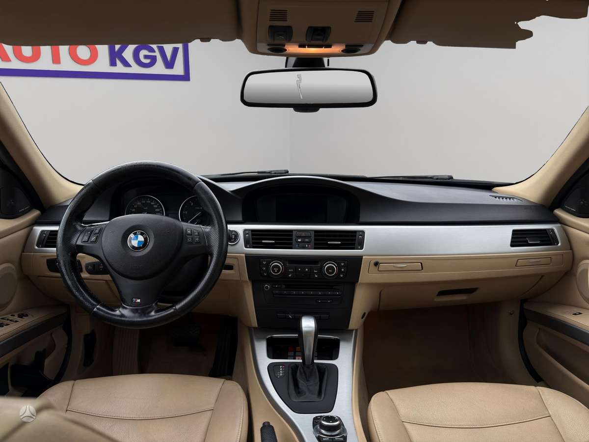BMW 330 2010 — photo 13