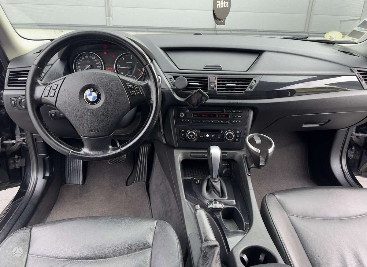 BMW X1 2010 — фото 13