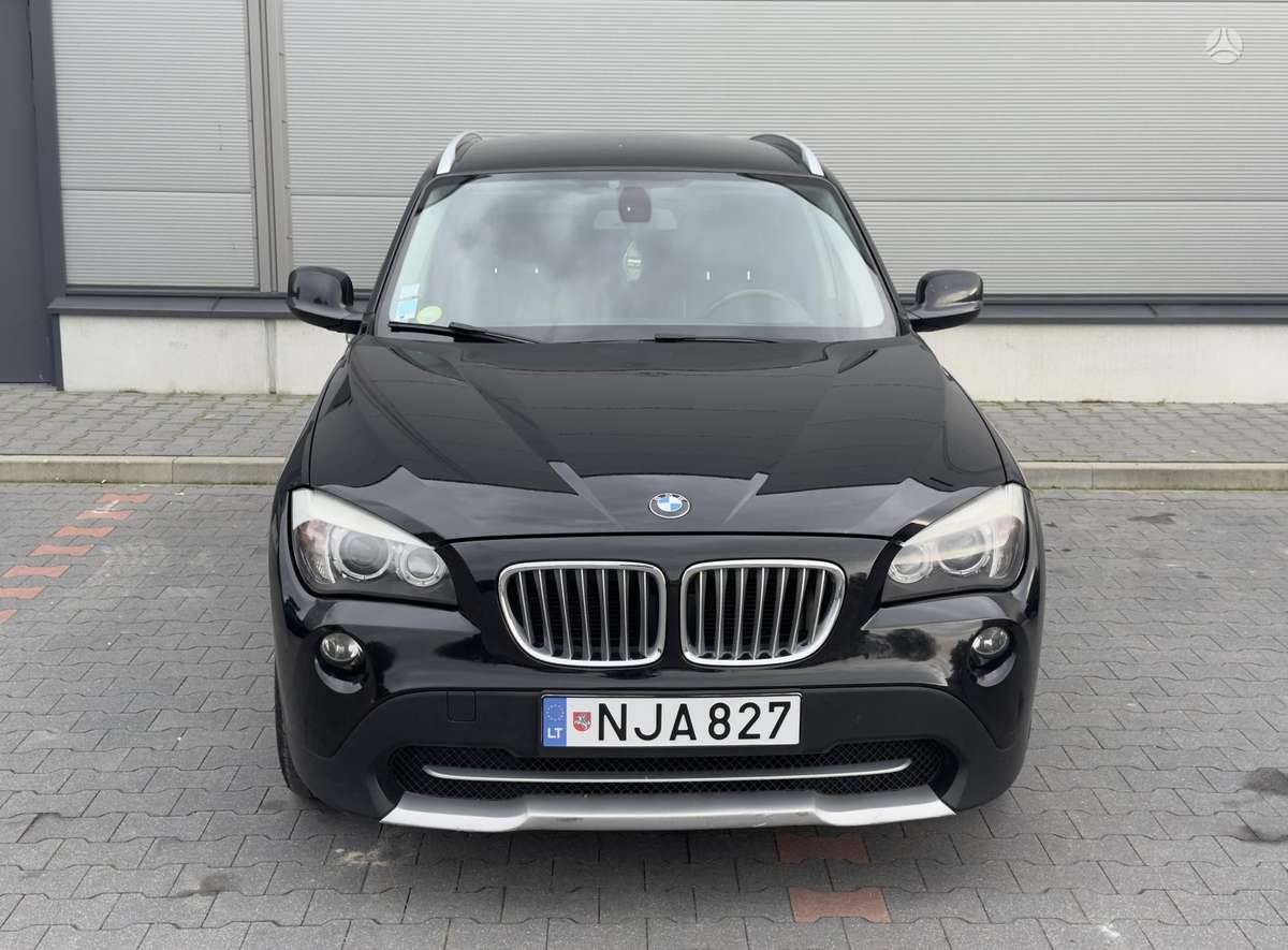 BMW X1 2010 — вигляд ззаду