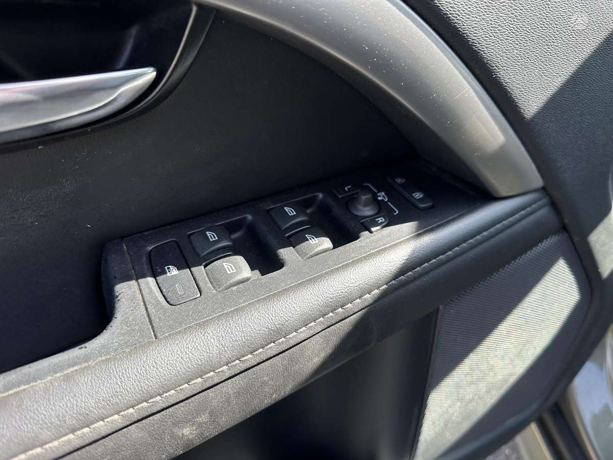 Volvo V70 2011 — photo 27