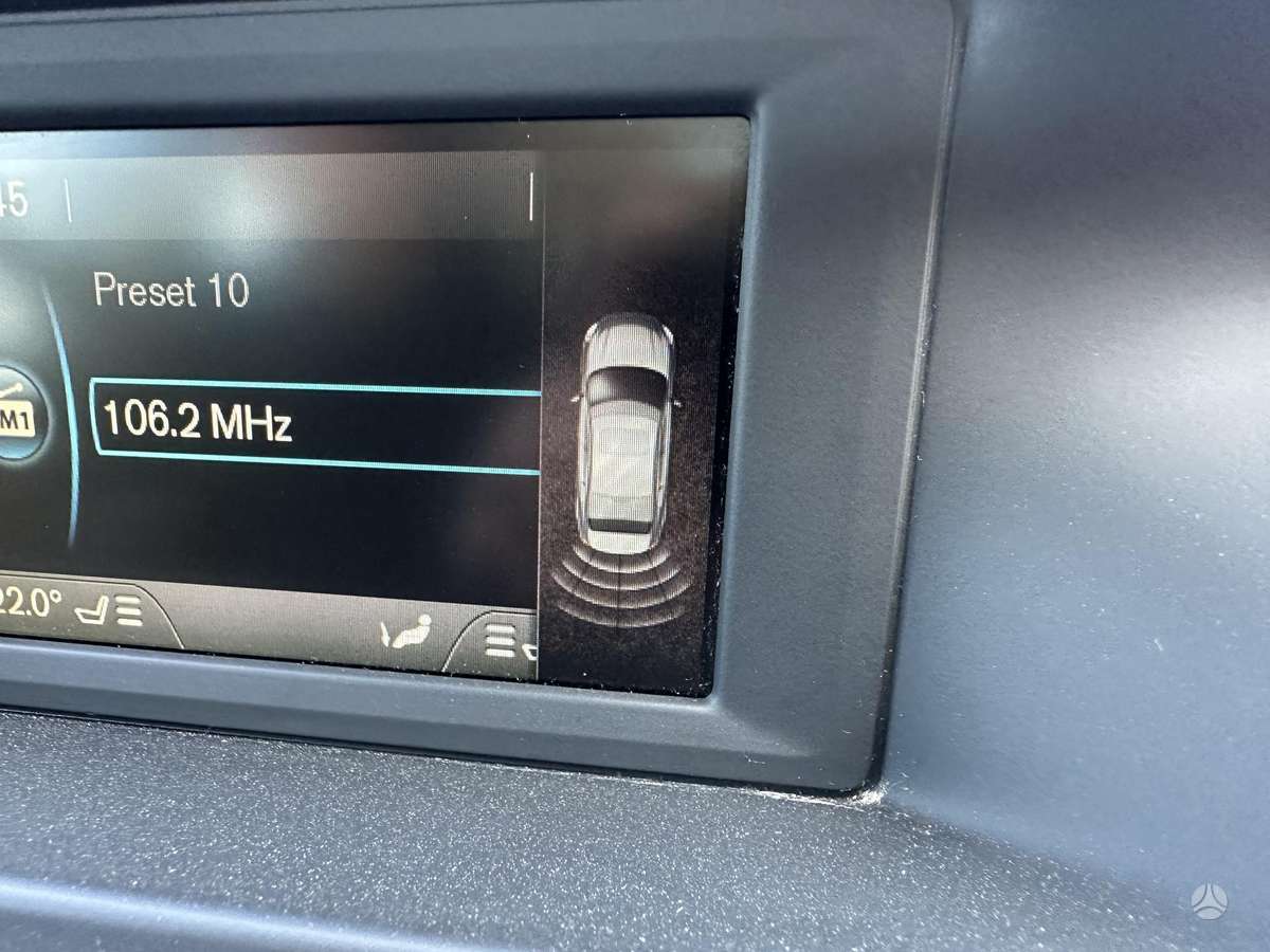 Volvo V70 2011 — photo 29