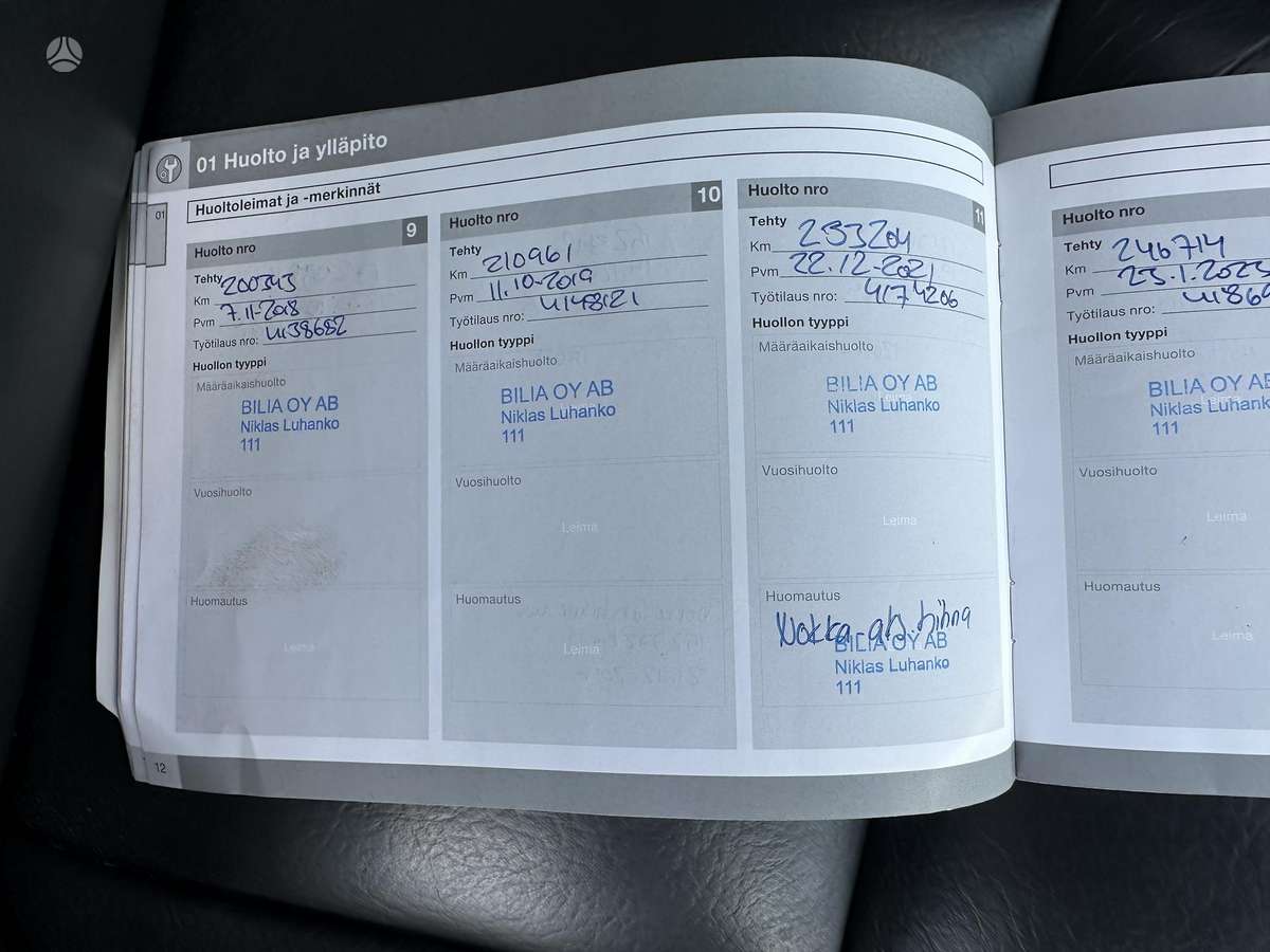 Volvo V70 2011 — photo 37