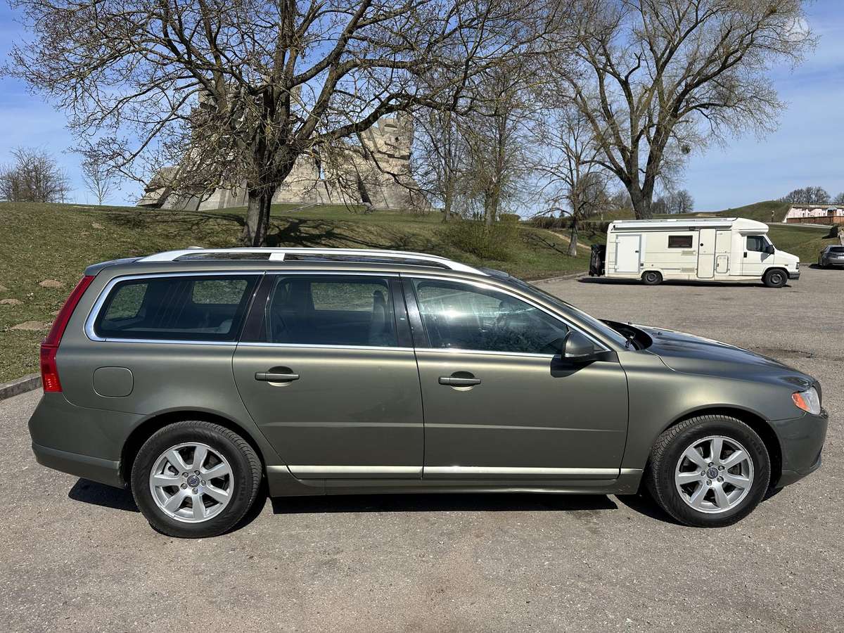 Volvo V70 2011 — engine 1984 cm³, 163 HP (120kW)