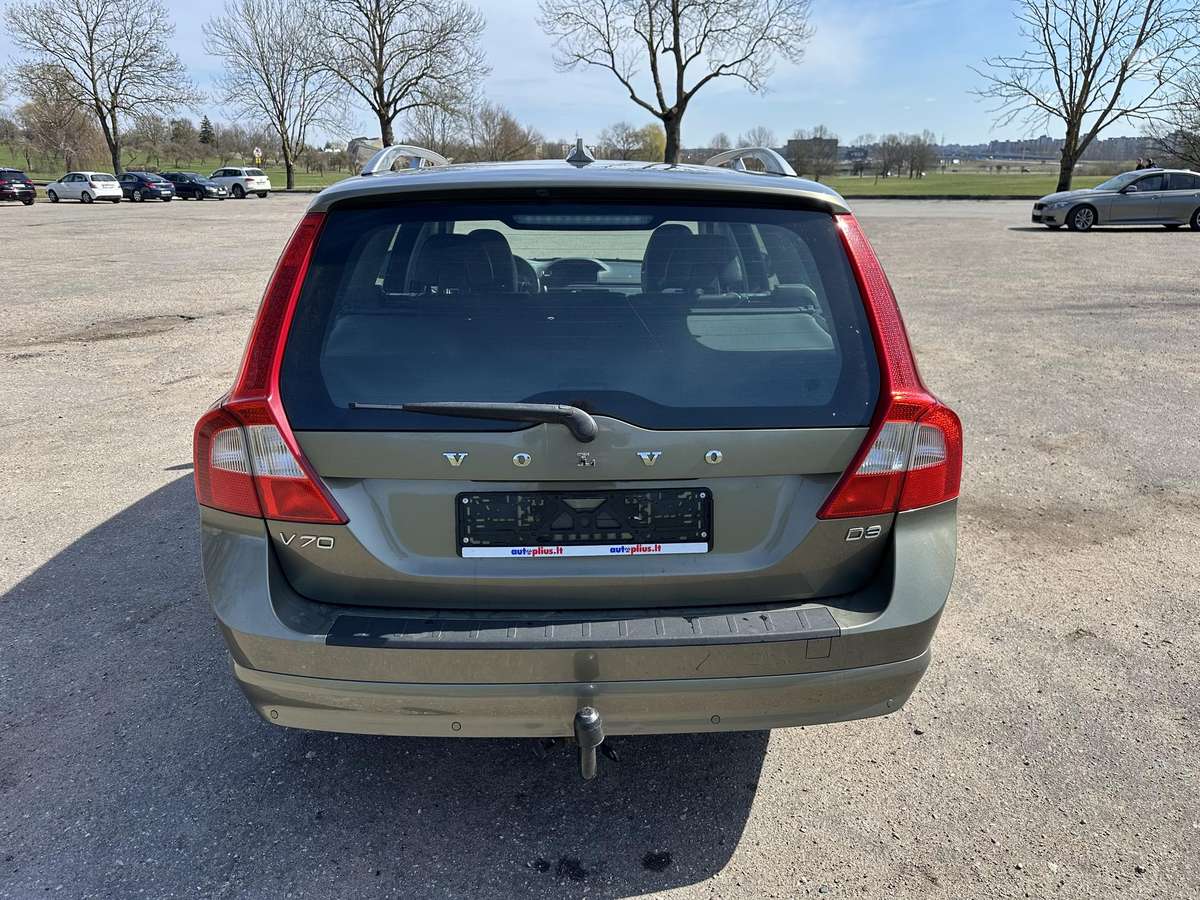 Volvo V70 2011 — photo 6
