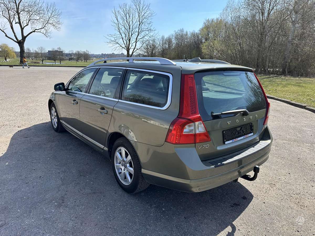 Volvo V70 2011 — photo 7