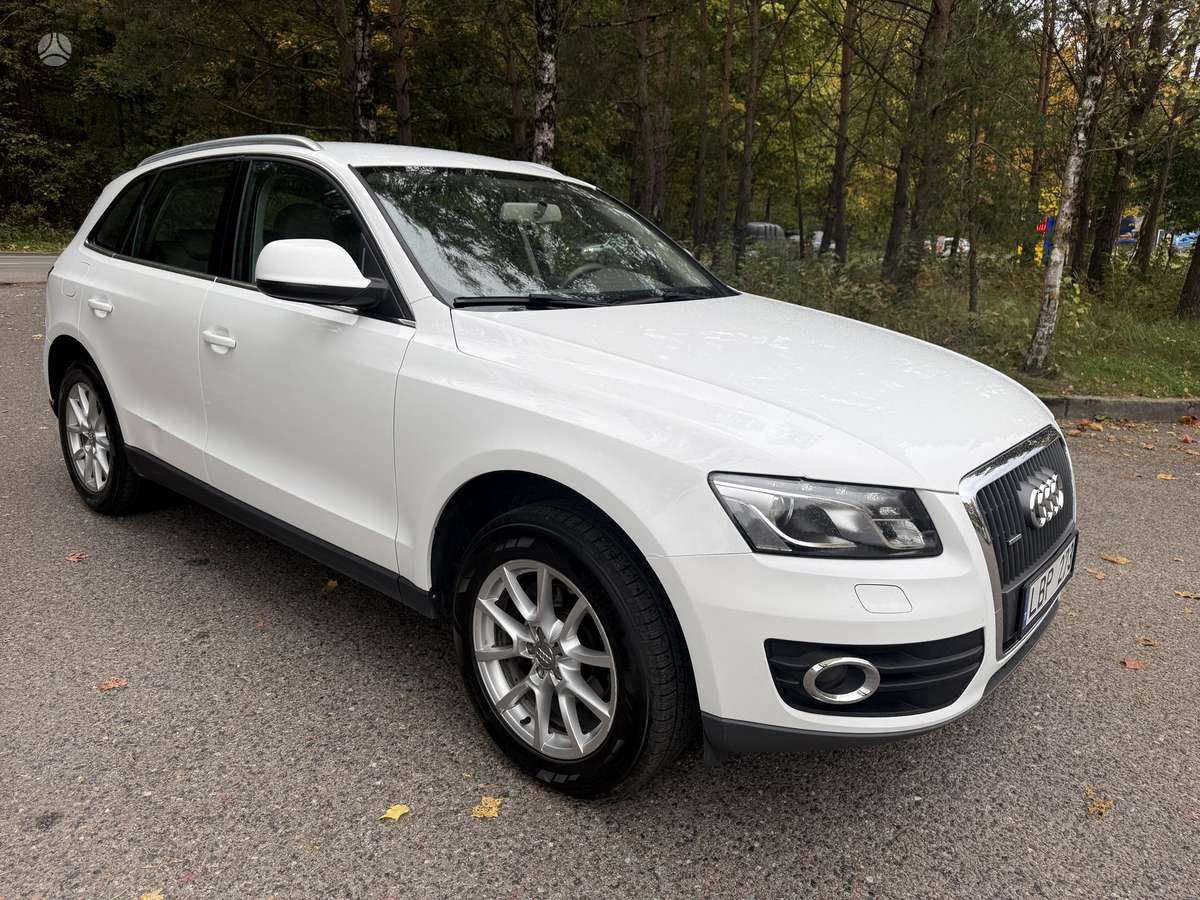 Audi Q5 2011 — салон