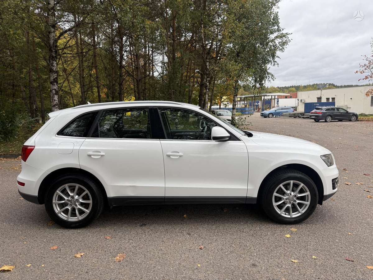 Audi Q5 2011 — двигун 1968 cm³, 170 HP (125kW)