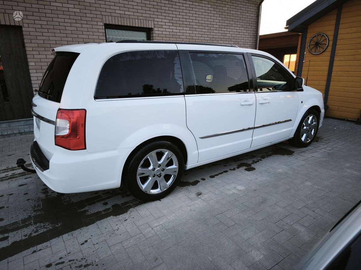 Chrysler Town 2014 — vehicle for AFU Ukraine