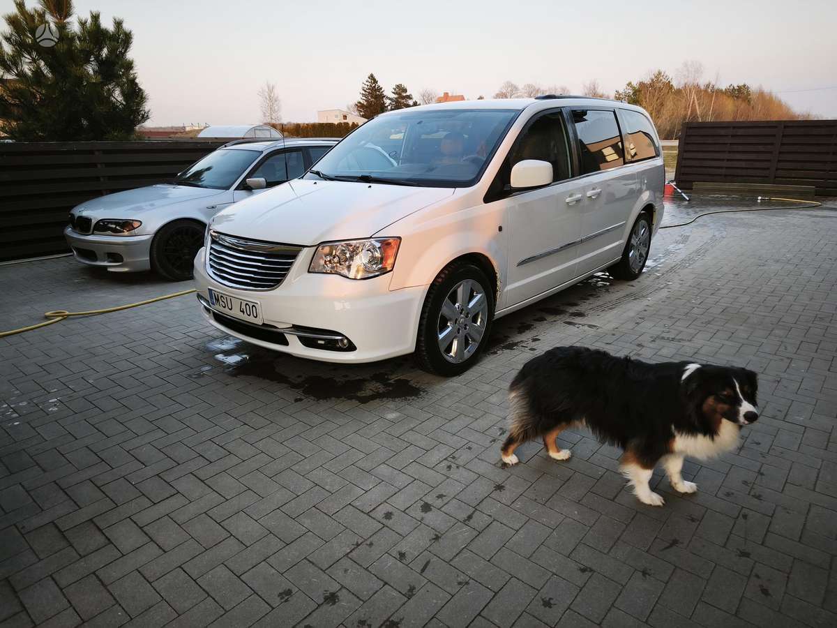 Chrysler Town 2014 — interior