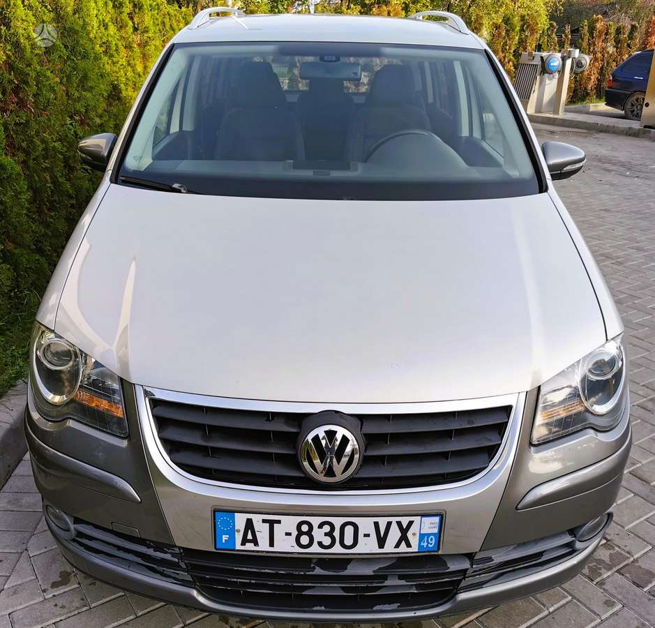 Volkswagen Touran 2008 — rear view