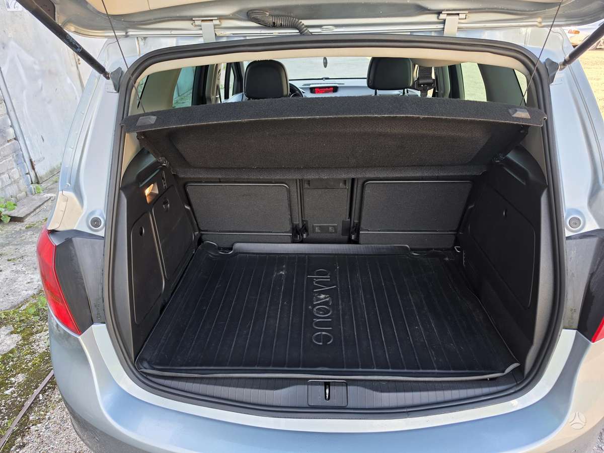 Opel Meriva 2012 — photo 11