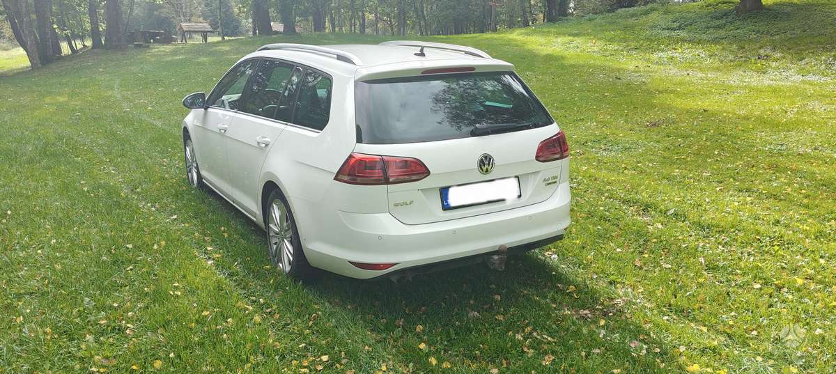 Volkswagen Golf 2015 — салон