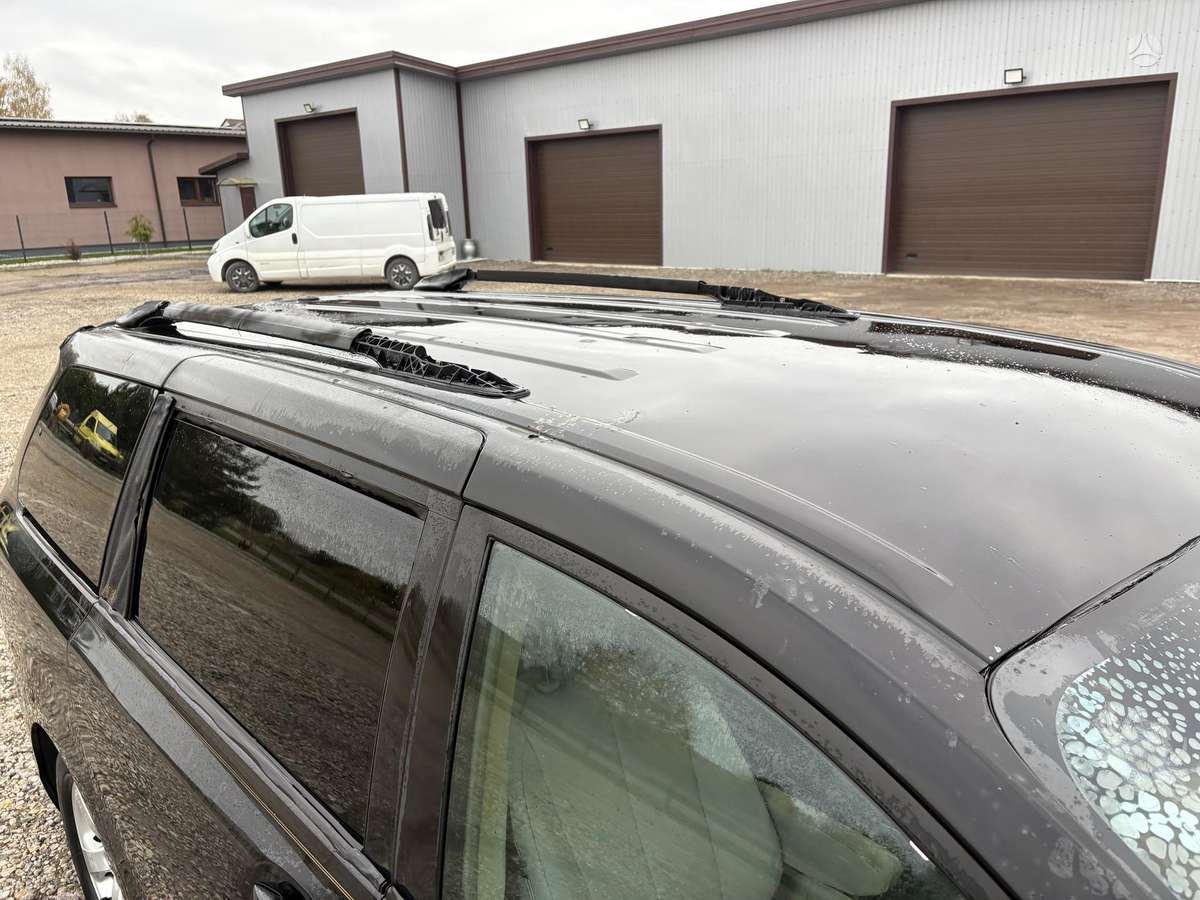 Toyota Sienna 2011 — photo 13