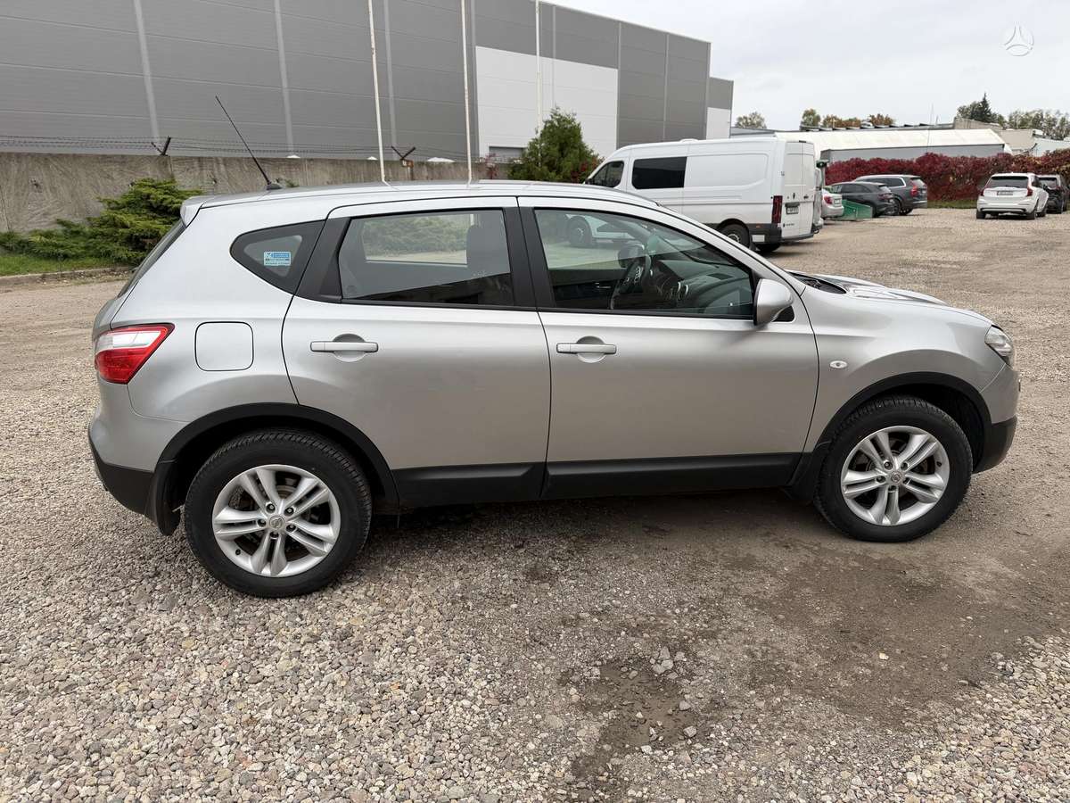Nissan Qashqai 2010 — engine 1997 cm³, 141 HP (104kW)