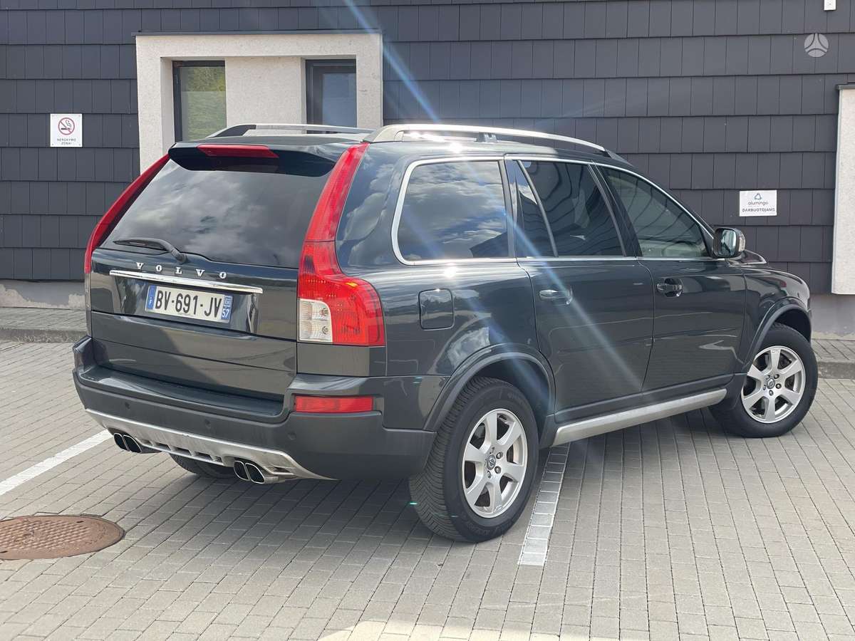 Volvo XC90 2011 — салон