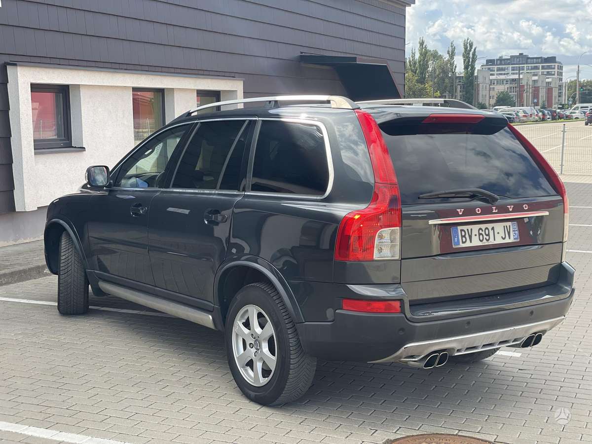 Volvo XC90 2011 — двигун 2400 cm³, 200 HP (147kW)