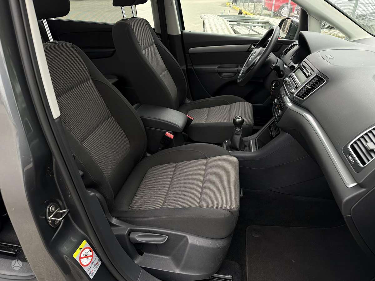 Volkswagen Sharan 2012 — photo 15