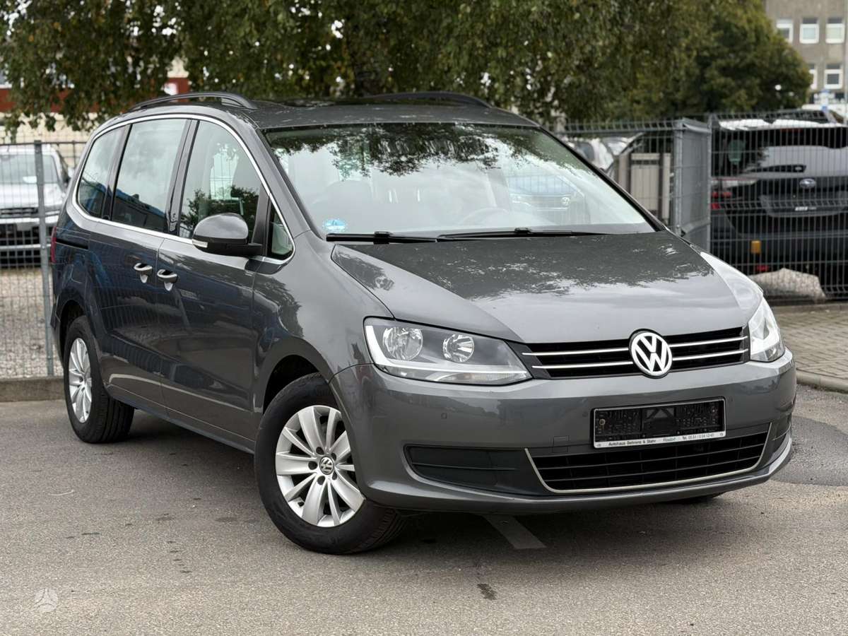 Volkswagen Sharan 2012 — rear view
