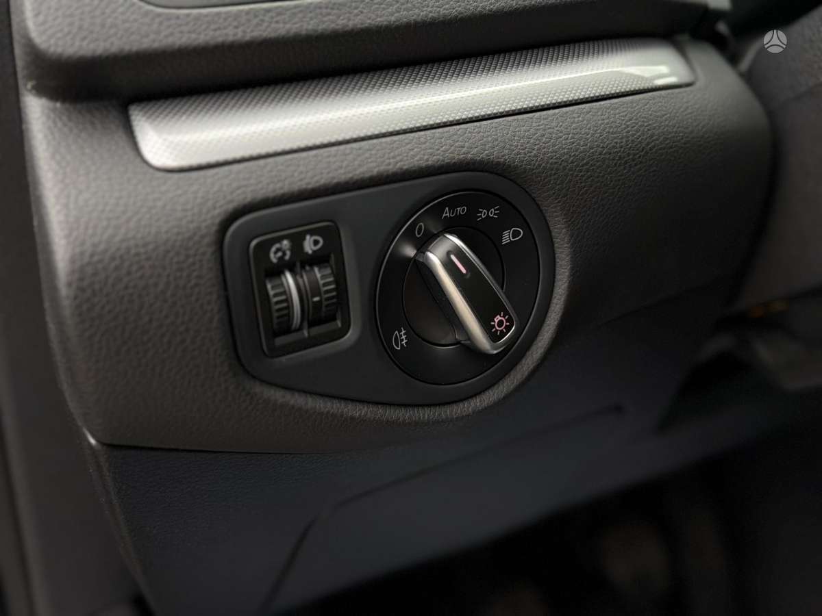Volkswagen Sharan 2012 — photo 20