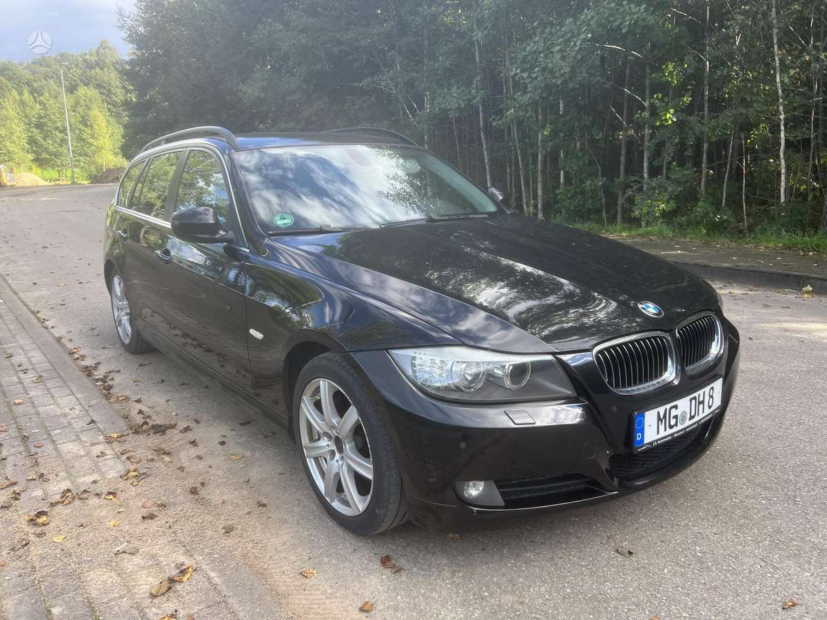 BMW 325 2008 — interior