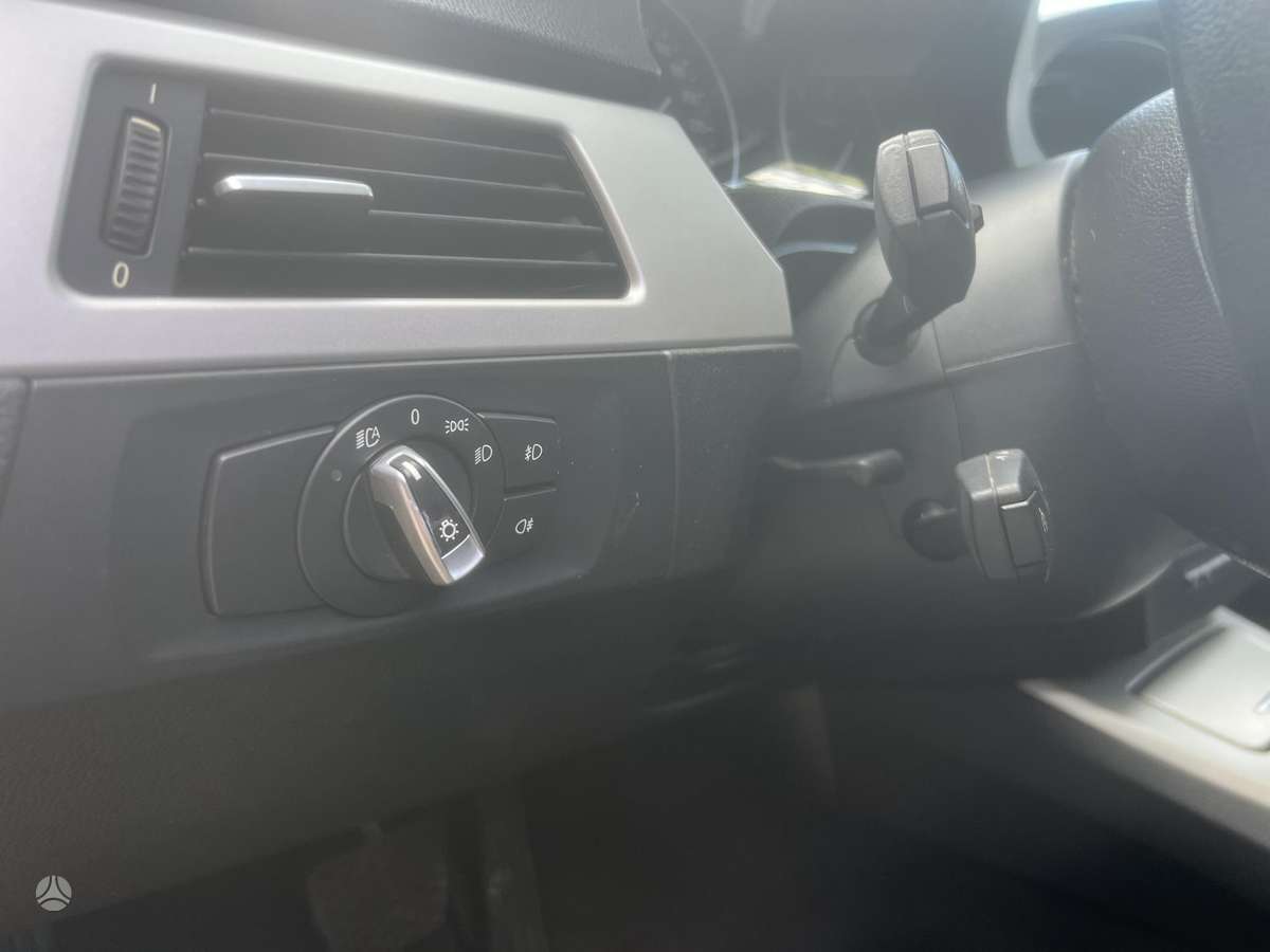BMW 325 2008 — photo 9