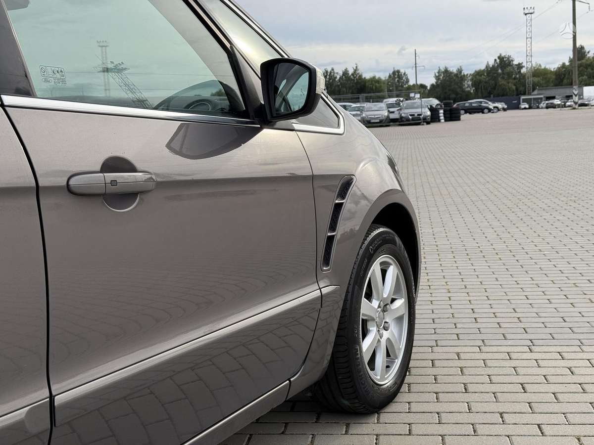 Ford S-MAX 2013 — photo 12