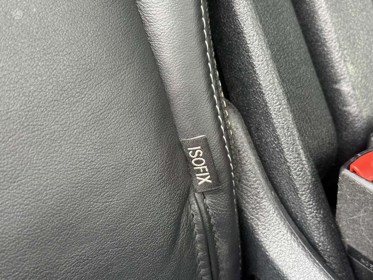 Ford S-MAX 2013 — photo 17