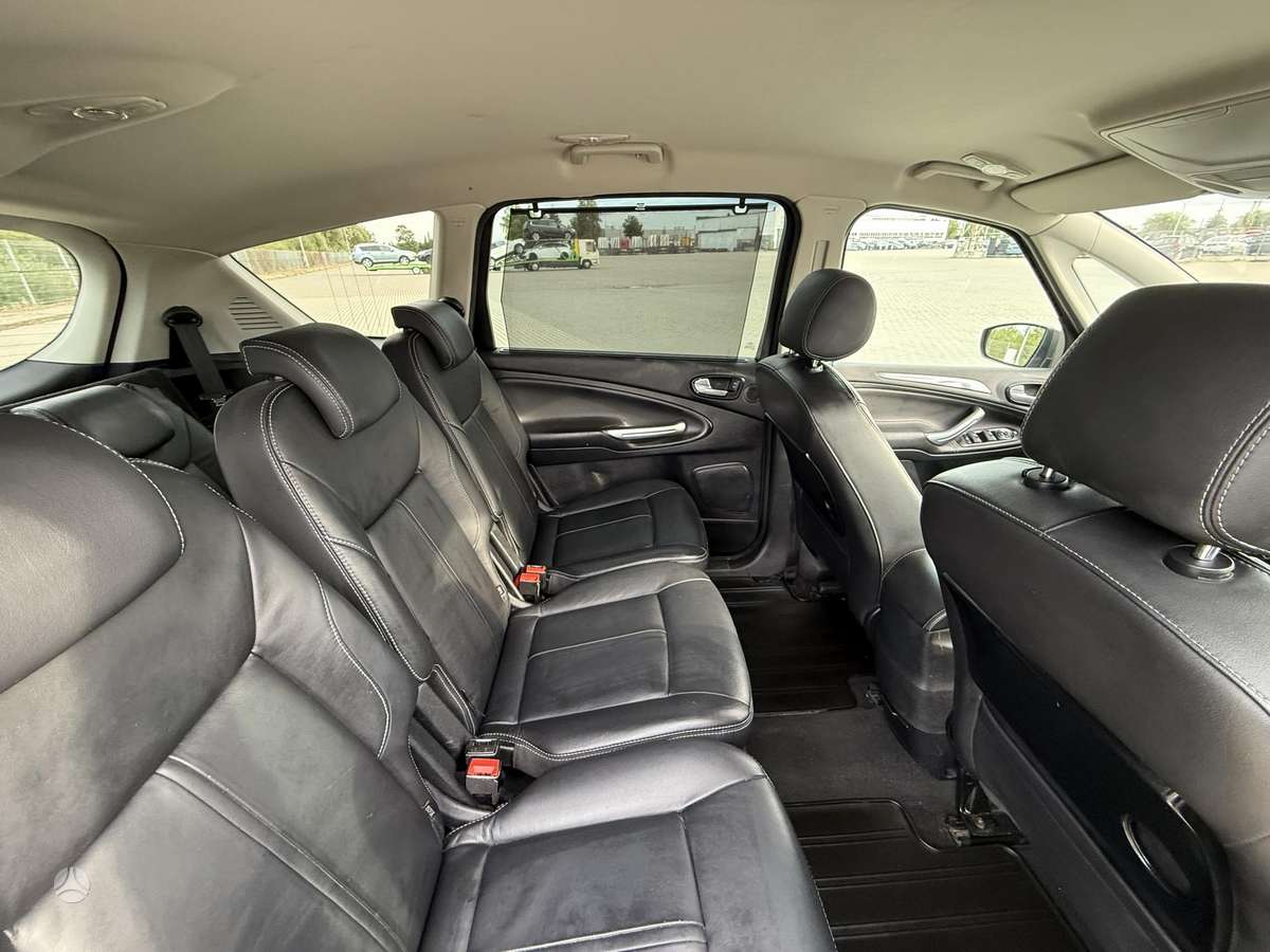 Ford S-MAX 2013 — photo 18