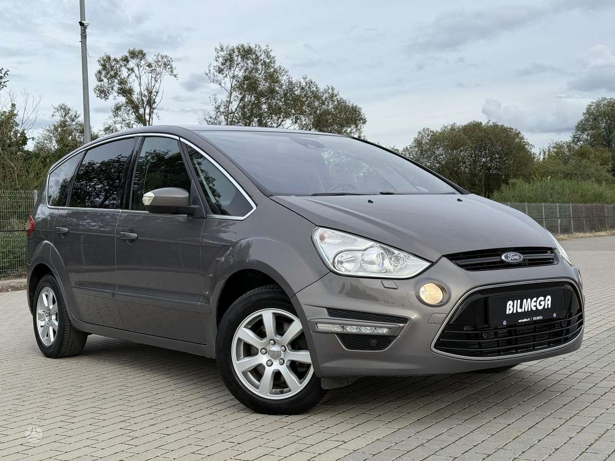 Ford S-MAX 2013 — rear view