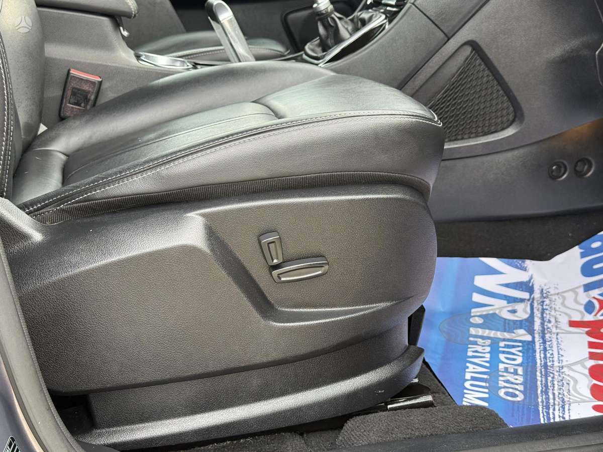 Ford S-MAX 2013 — photo 20