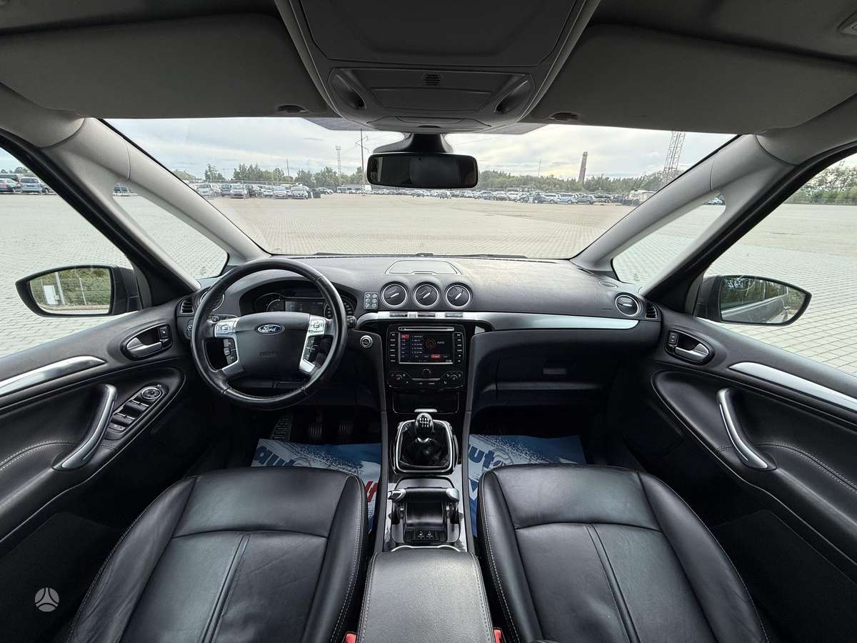 Ford S-MAX 2013 — photo 22