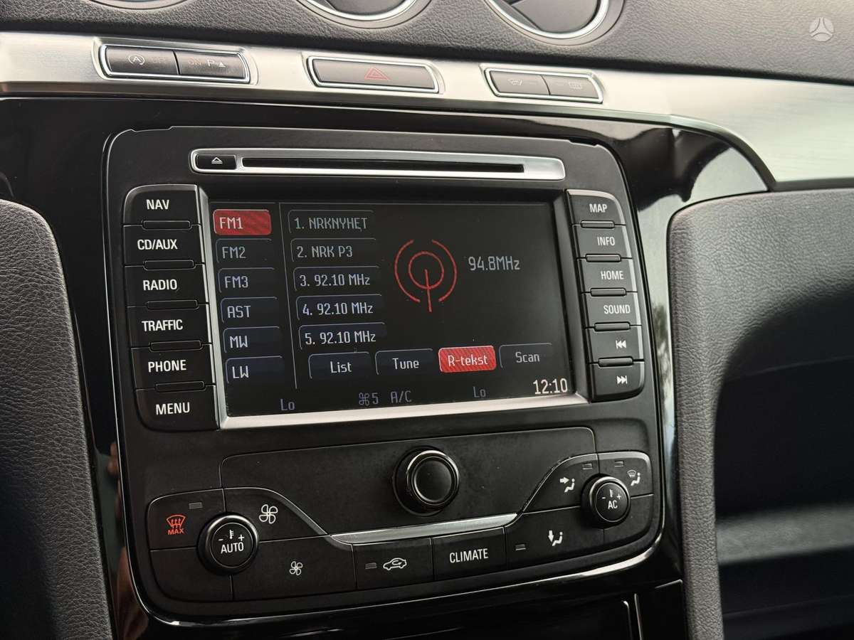 Ford S-MAX 2013 — photo 30