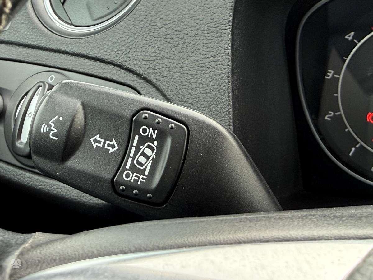 Ford S-MAX 2013 — photo 31