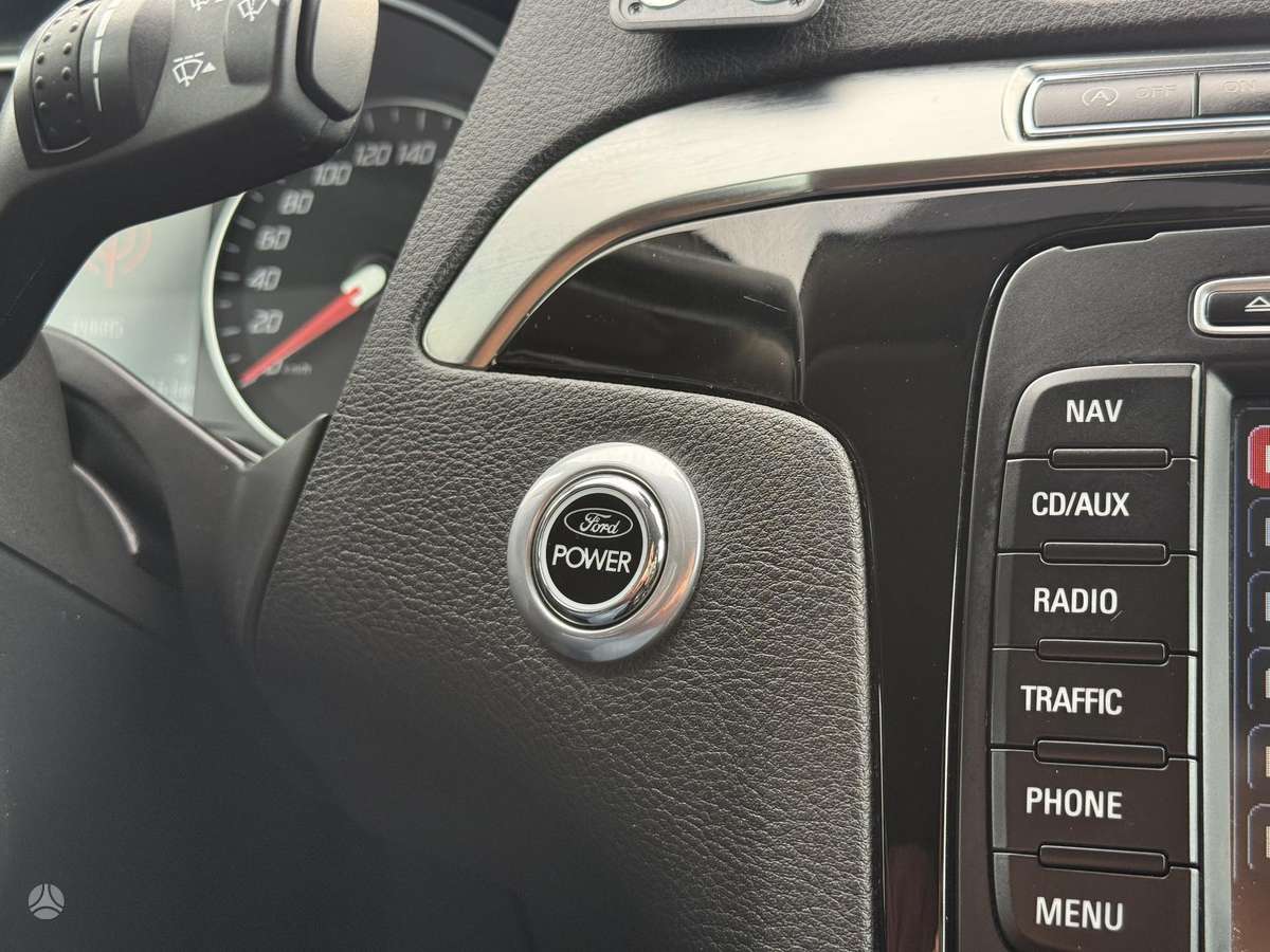 Ford S-MAX 2013 — photo 32