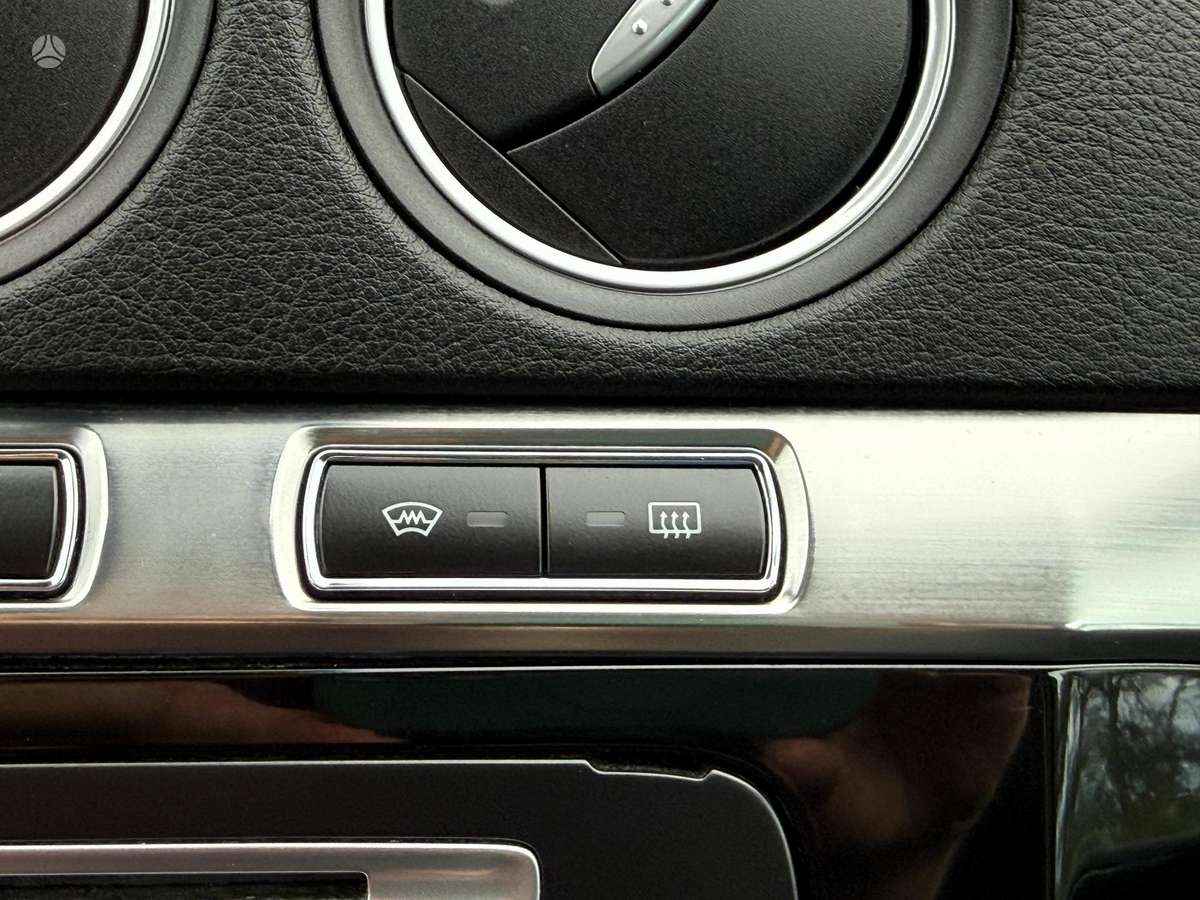 Ford S-MAX 2013 — photo 34