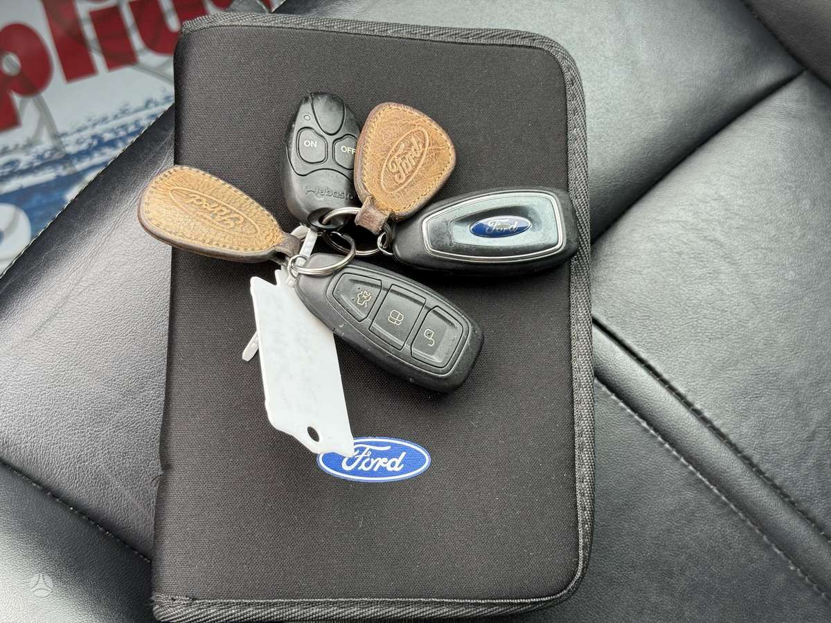 Ford S-MAX 2013 — photo 36