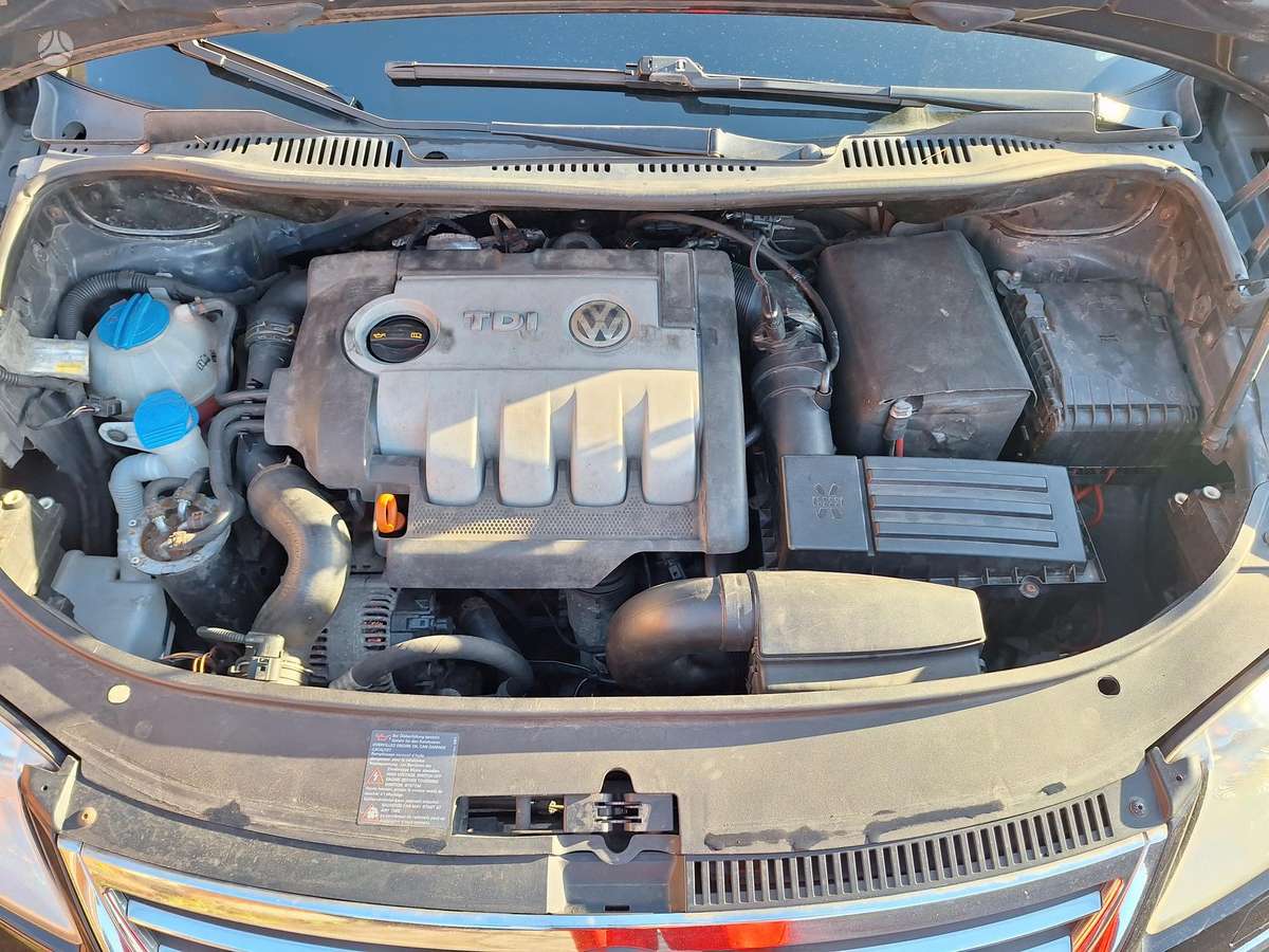 Volkswagen Touran 2007 — photo 15