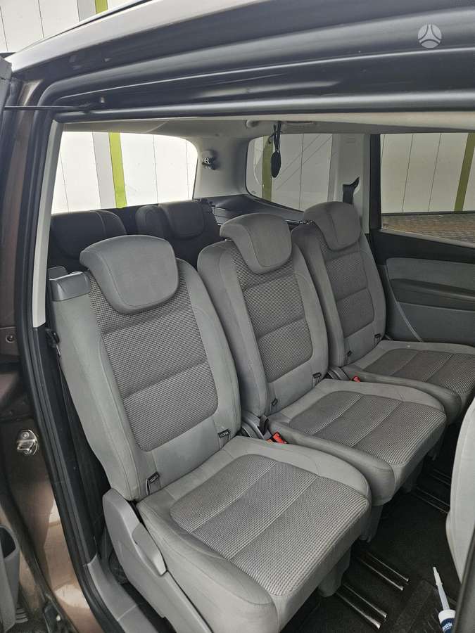 Volkswagen Sharan 2011 — photo 12