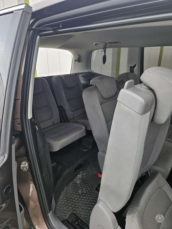 Volkswagen Sharan 2011 — photo 13