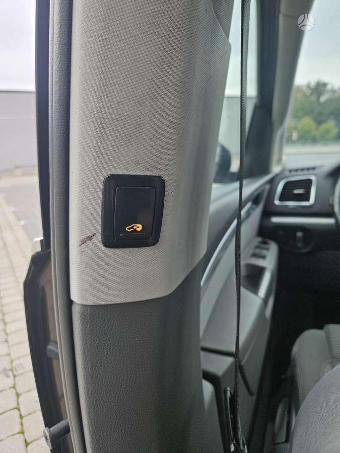 Volkswagen Sharan 2011 — photo 14
