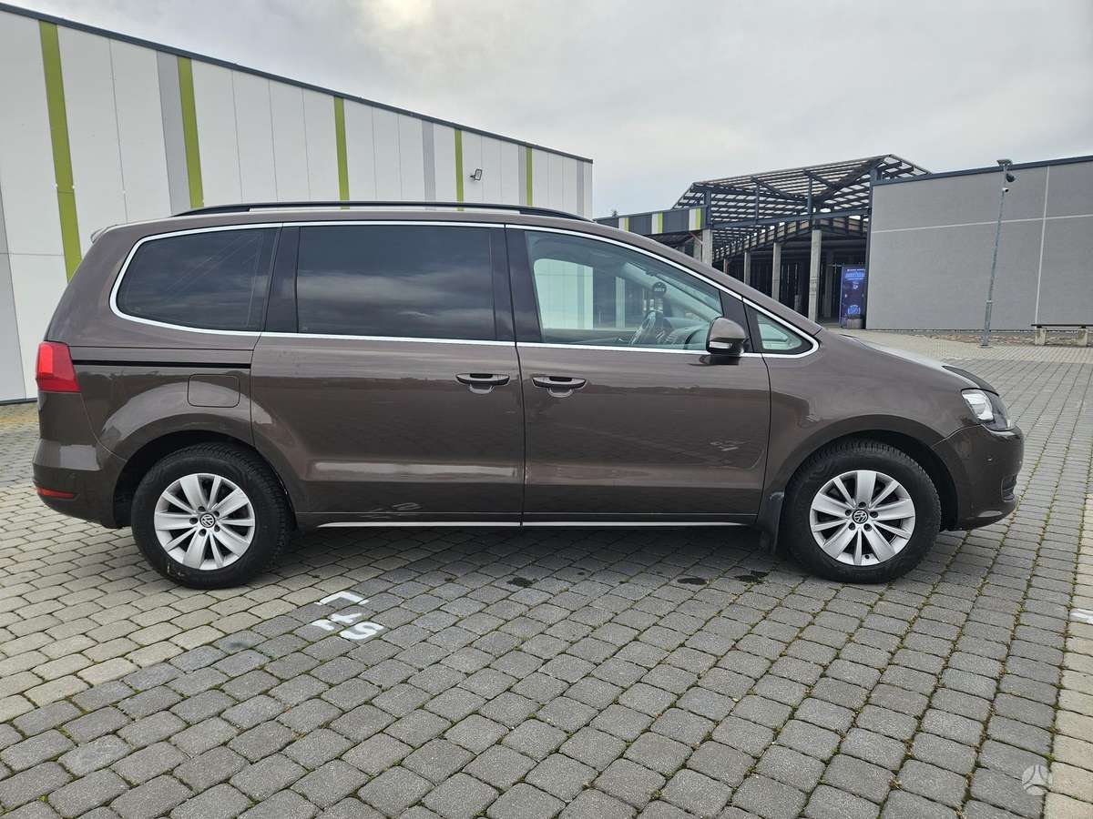 Volkswagen Sharan 2011 — engine 1968 cm³, 140 HP (103kW)