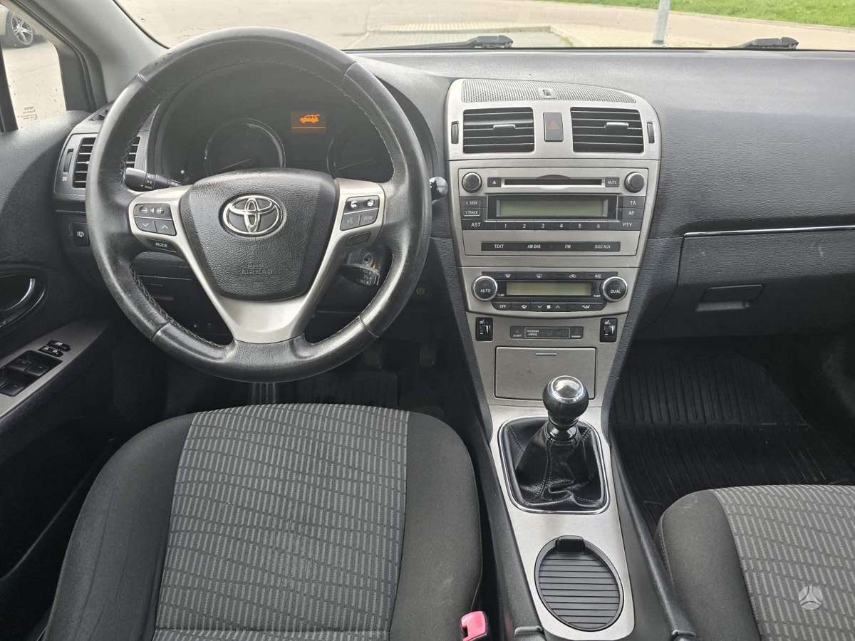 Toyota Avensis 2011 — photo 5