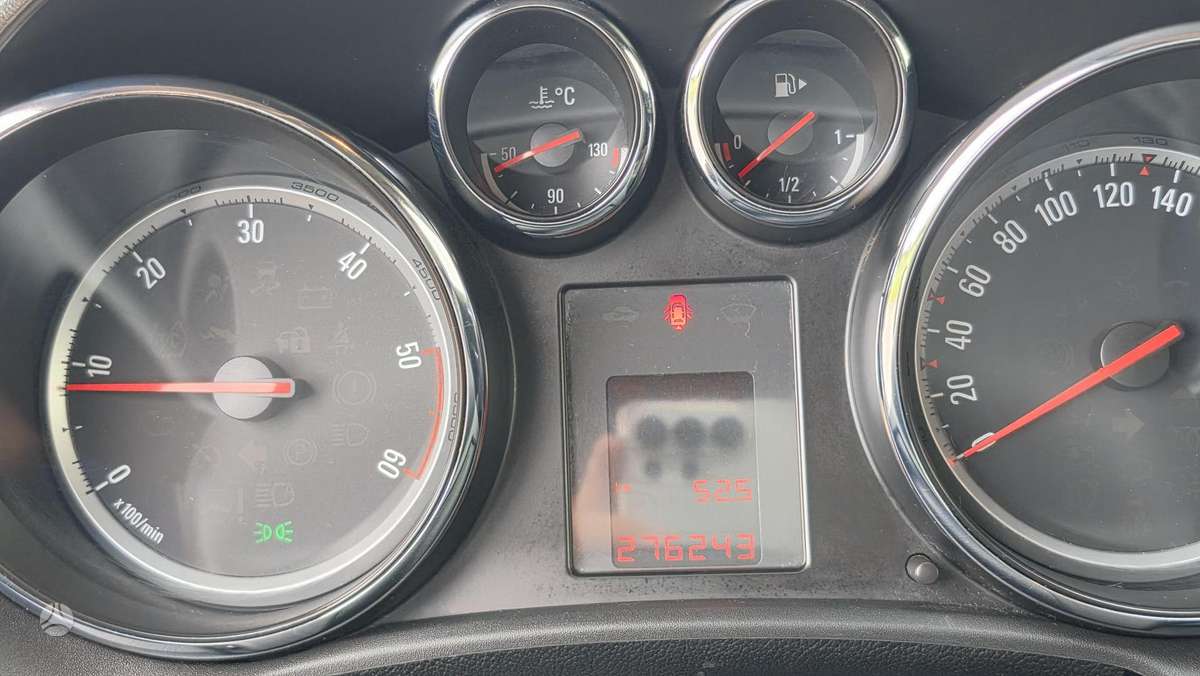 Opel Astra 2013 — photo 7