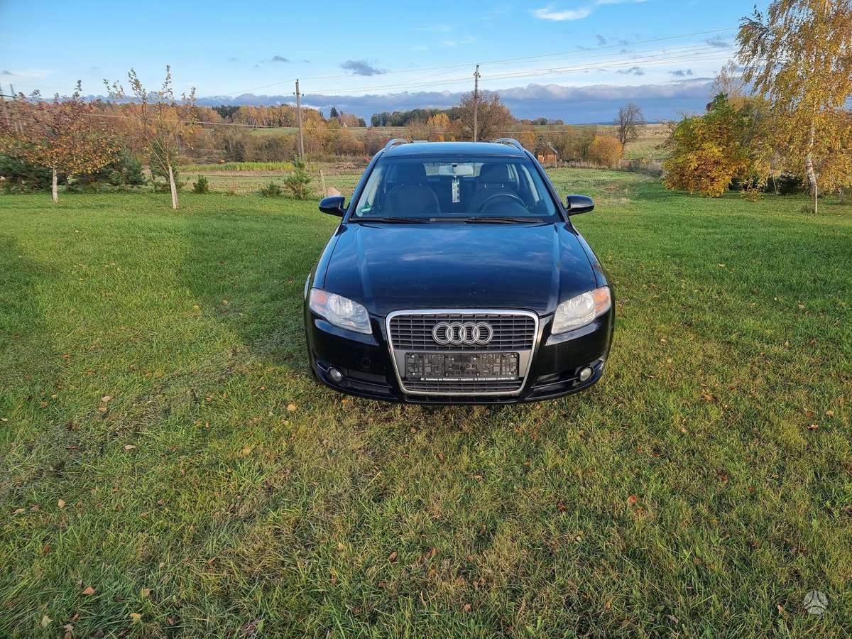 Audi A4 2006 — вигляд ззаду