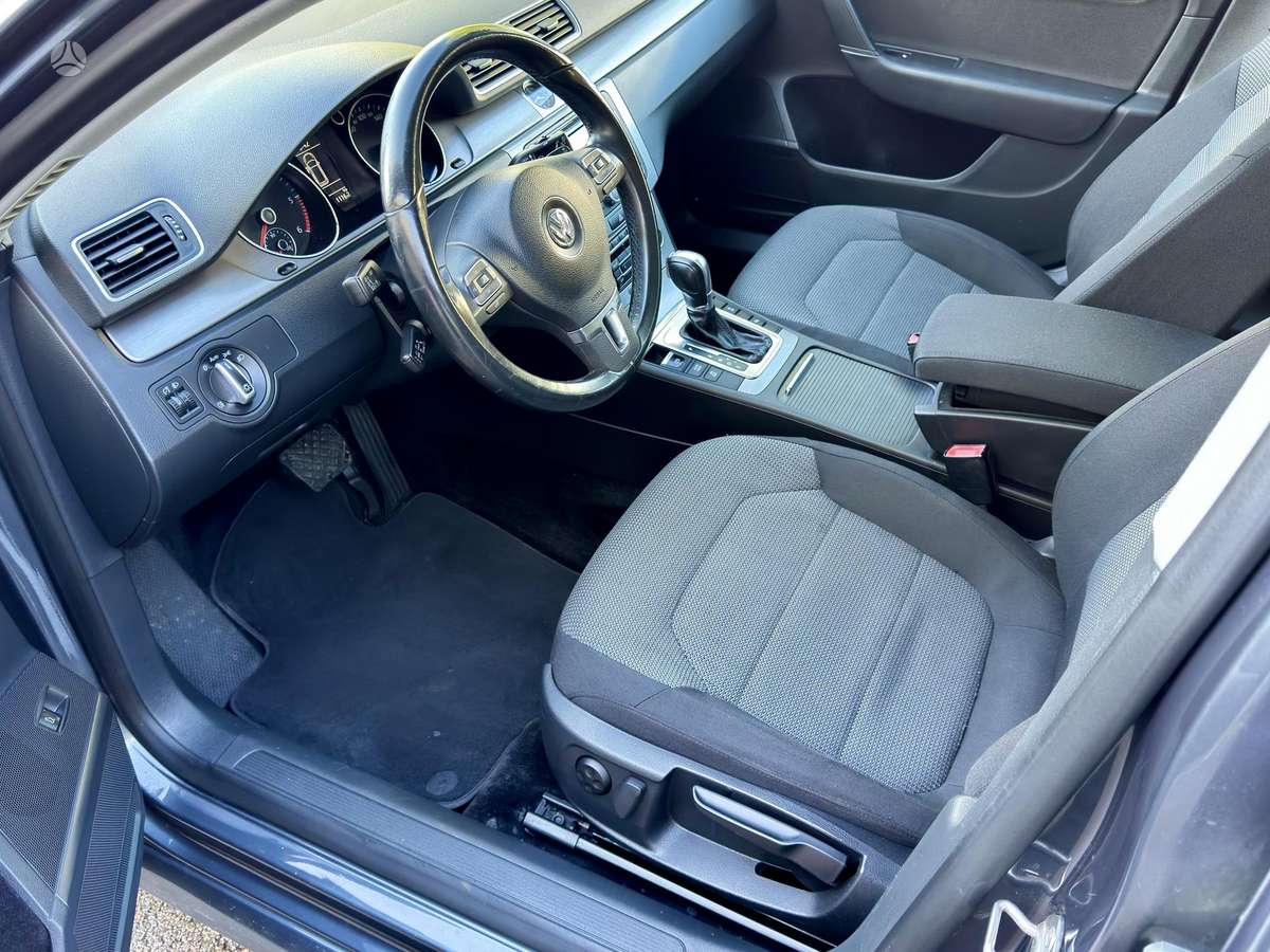 Volkswagen Passat 2011 — photo 10