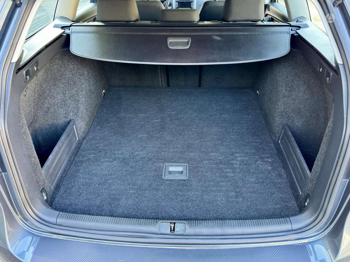Volkswagen Passat 2011 — photo 14