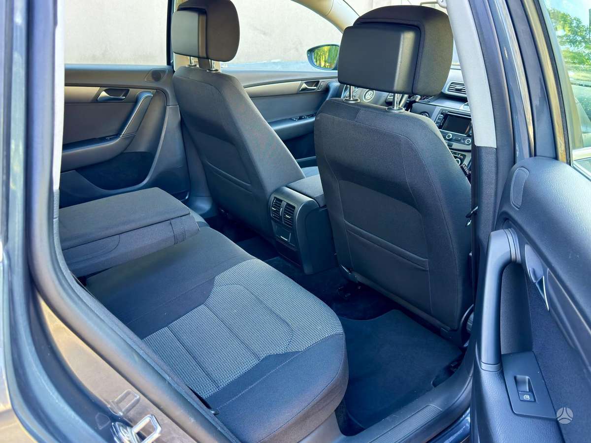 Volkswagen Passat 2011 — photo 16